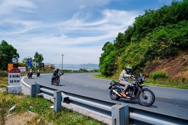 Motorists experiencing the twists and turns of the Hai Van Pass