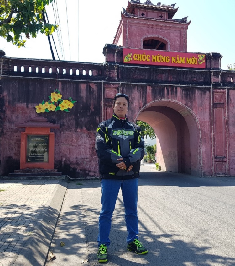 Viet International tour guide