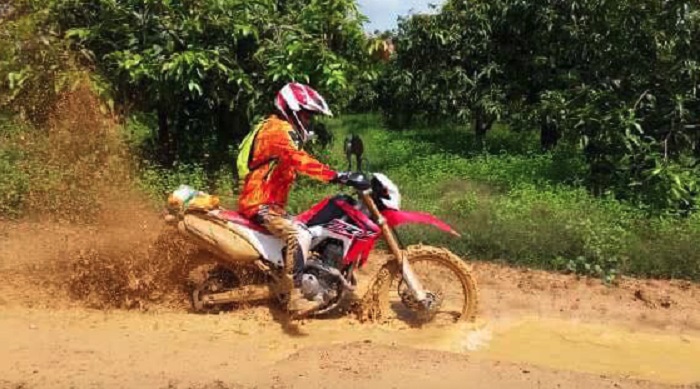 Dirty tyres on the CRF250L