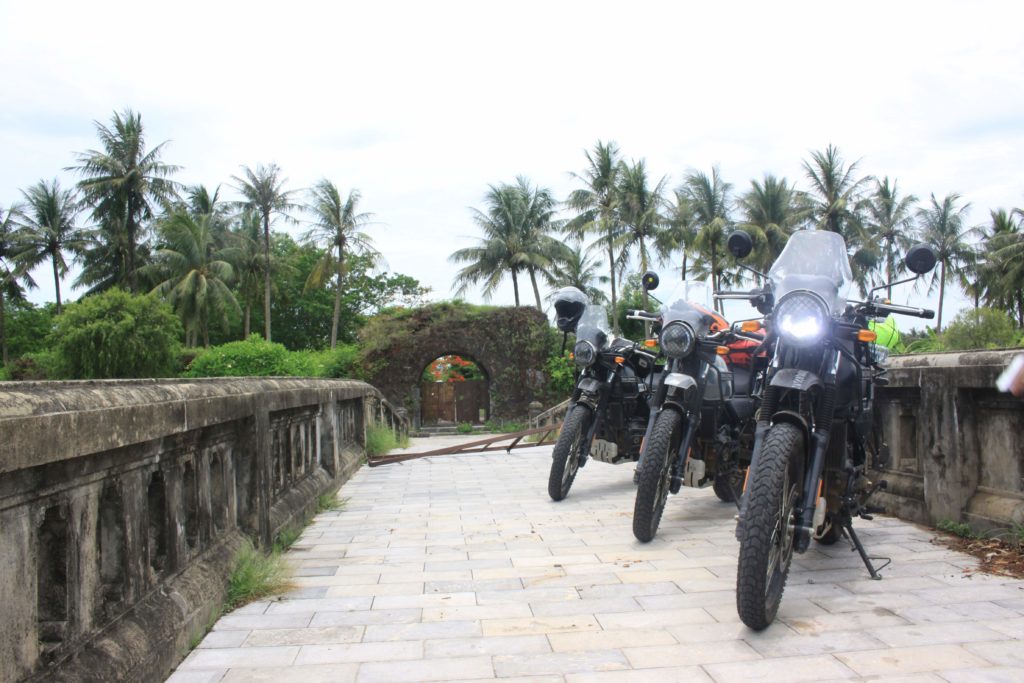 vietnam motorbike ride photo op